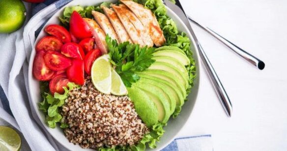 Pour obtenir une bonne nutrition, les aliments doivent être soigneusement mâchés